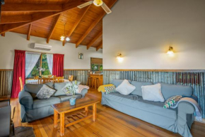 StayAU Cottage Sunset 2BR Farm Retreat, Badger Creek